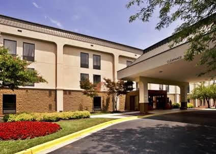 Hotel Hampton 3*